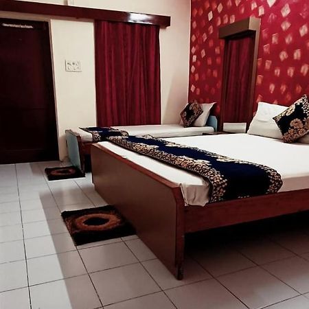Hotel Majors Den New Delhi Bagian luar foto
