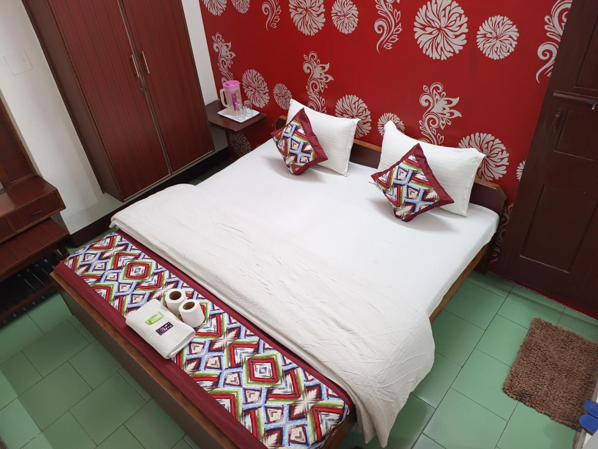 Hotel Majors Den New Delhi Bagian luar foto
