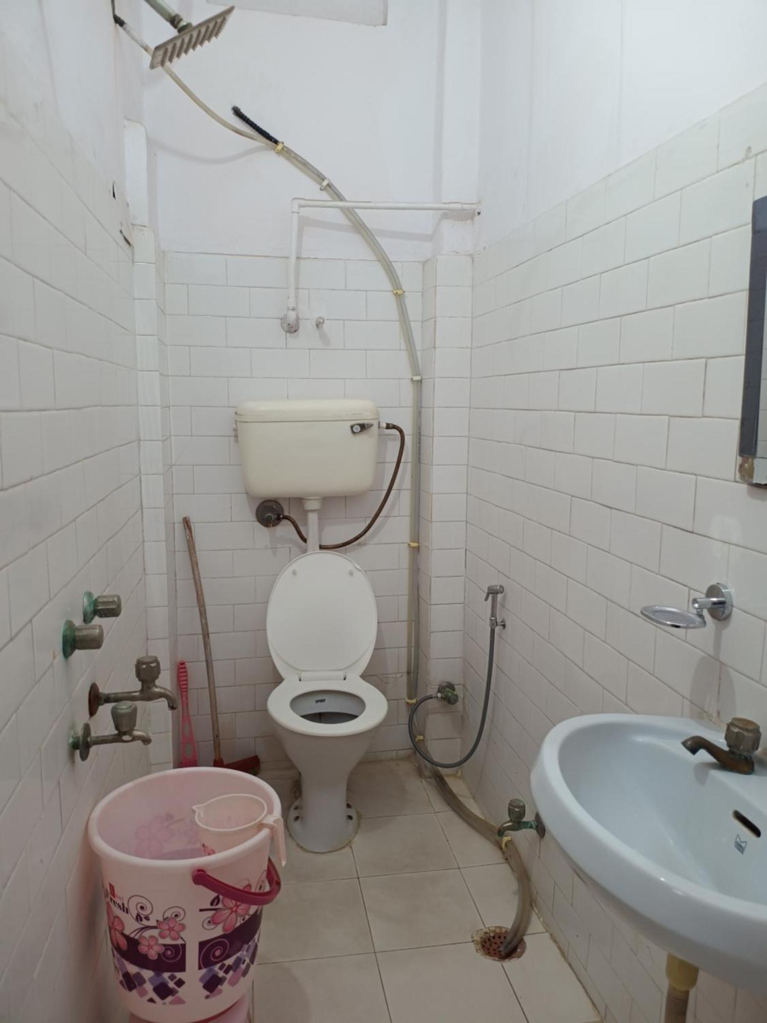 Hotel Majors Den New Delhi Bagian luar foto