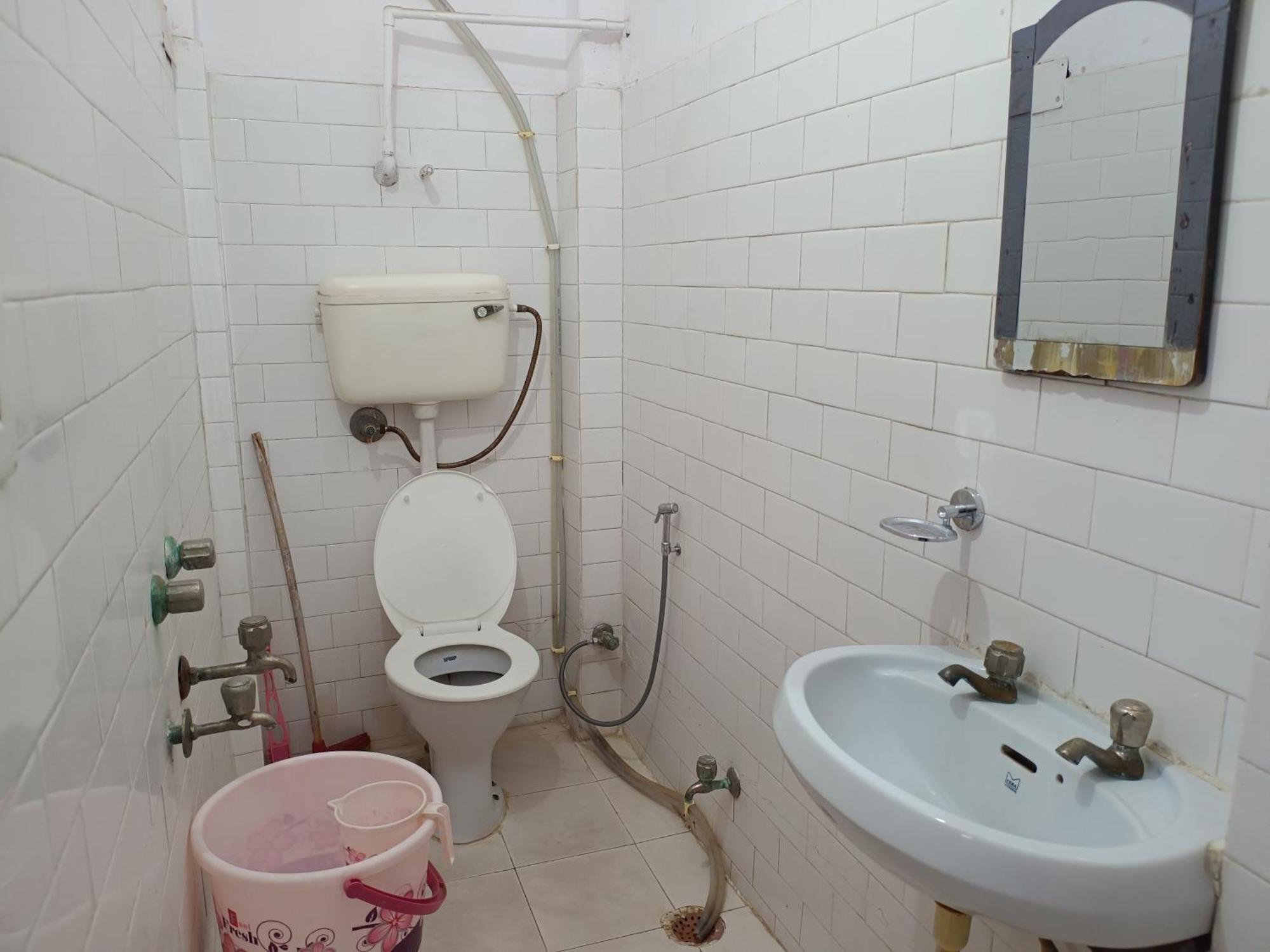 Hotel Majors Den New Delhi Bagian luar foto