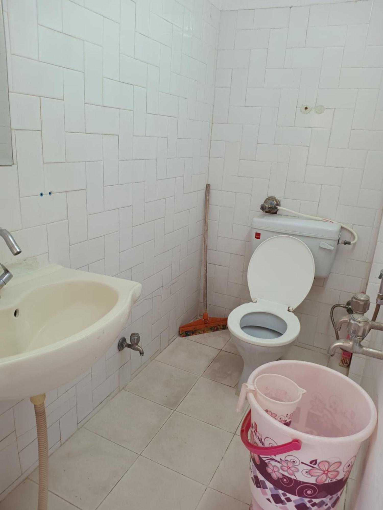 Hotel Majors Den New Delhi Bagian luar foto