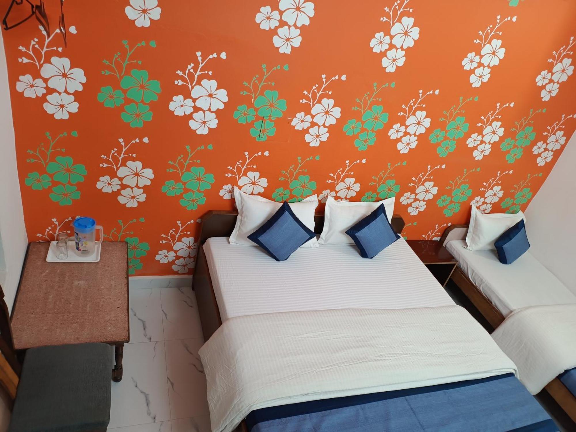 Hotel Majors Den New Delhi Bagian luar foto
